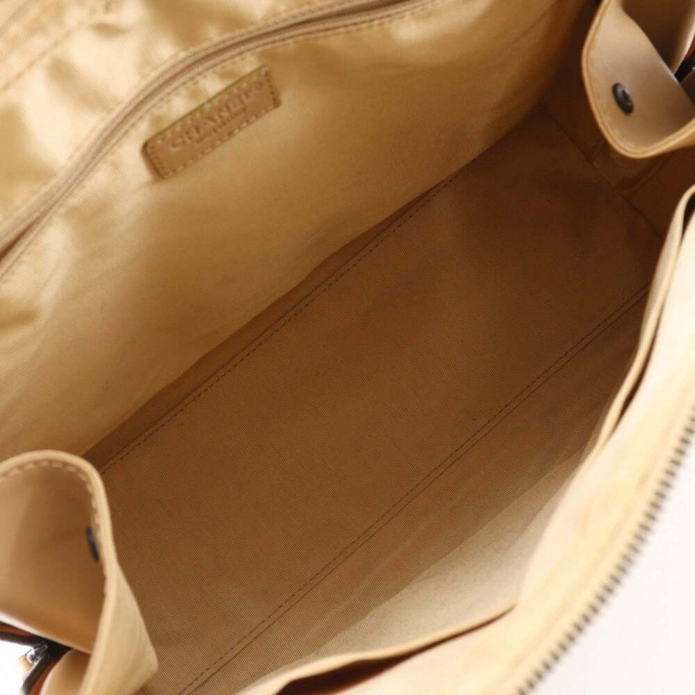 CHANEL Cream Tote Bag - Picture 10 of 16